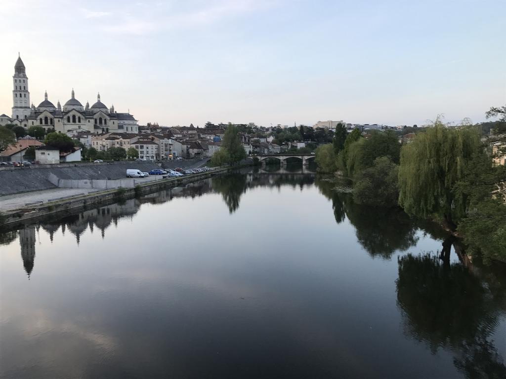 Good Place Perigueux Bagian luar foto